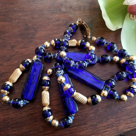 Relisted- cobalt blue glass bead necklace Czech gold - Picture 4 of 9